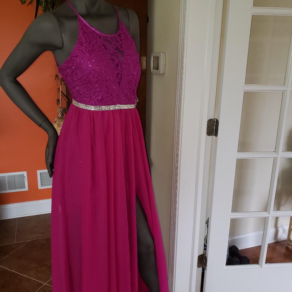 SZ 3 NWT GOWN BY DEAR MOON
